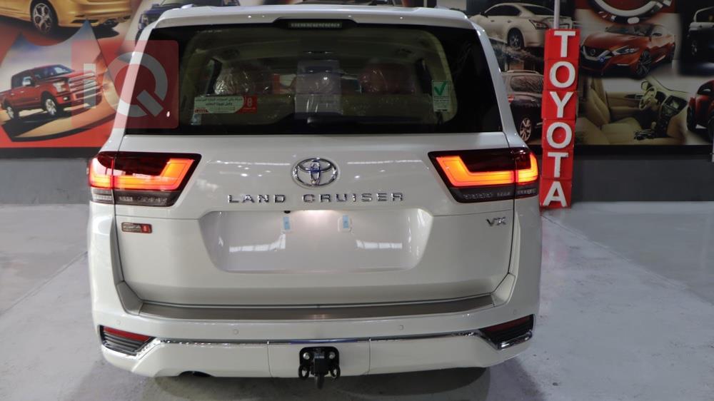 تۆیۆتا لاند کروزەر